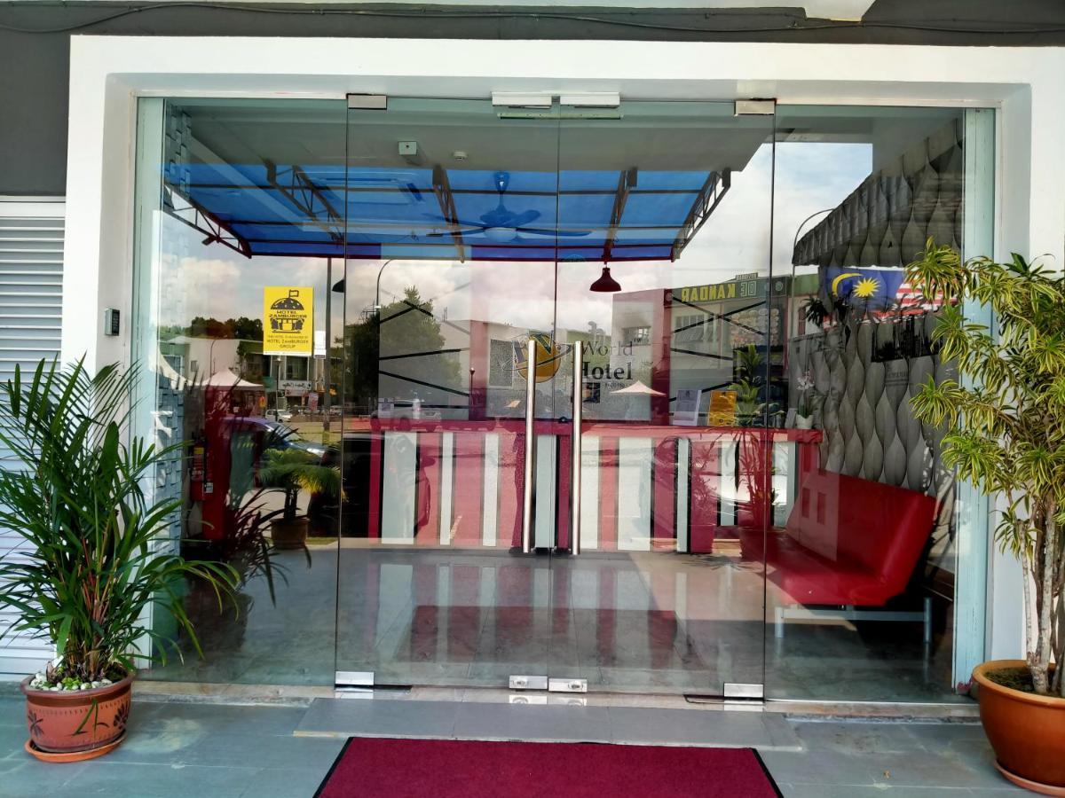 Hotel Zamburger Enstek Sepang Exterior foto