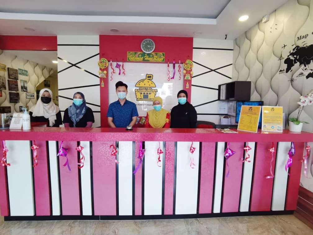 Hotel Zamburger Enstek Sepang Exterior foto