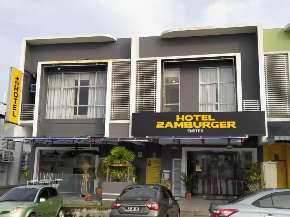 Hotel Zamburger Enstek Sepang Exterior foto