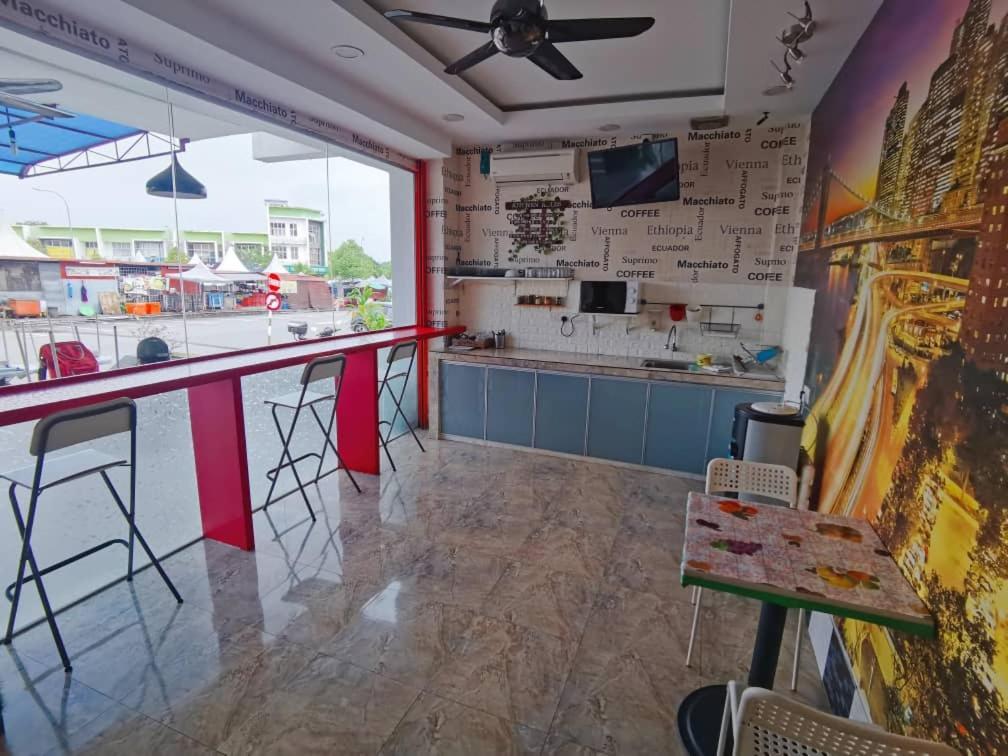 Hotel Zamburger Enstek Sepang Exterior foto