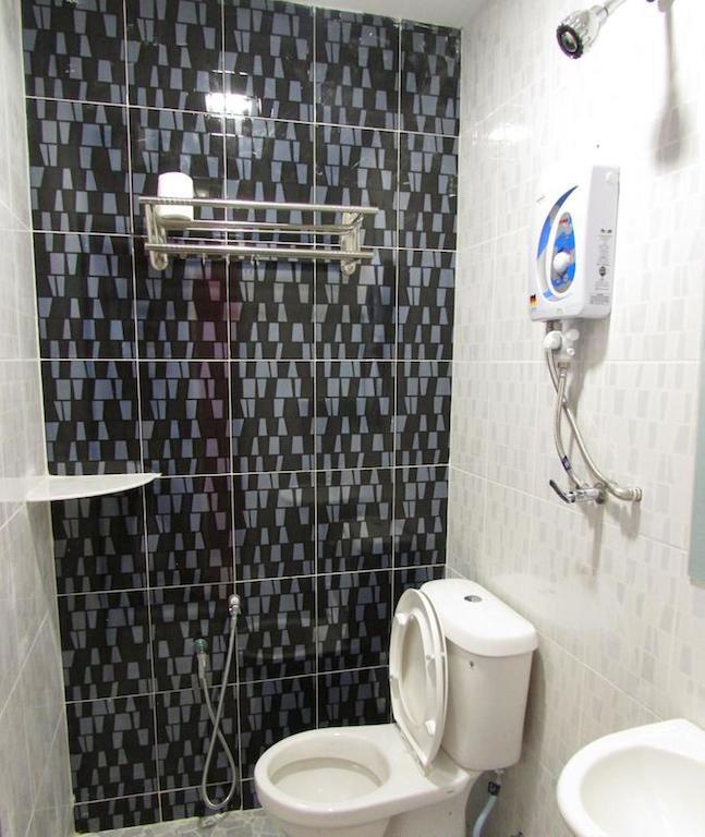 Hotel Zamburger Enstek Sepang Habitación foto