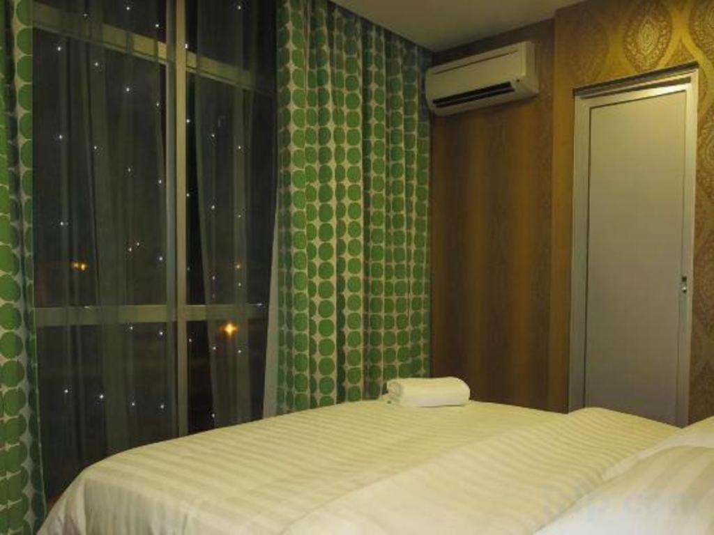 Hotel Zamburger Enstek Sepang Exterior foto