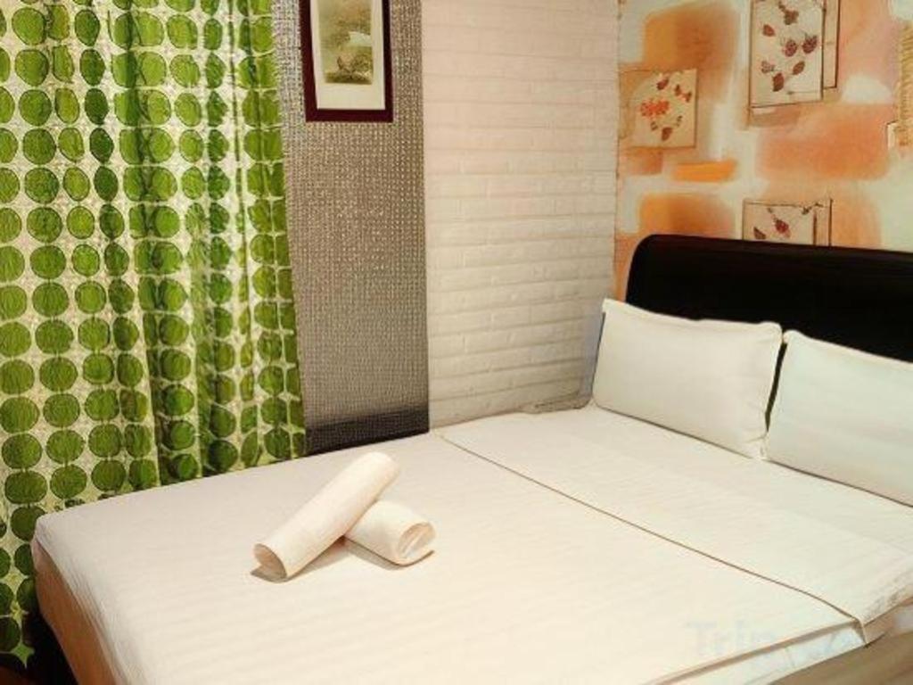 Hotel Zamburger Enstek Sepang Exterior foto